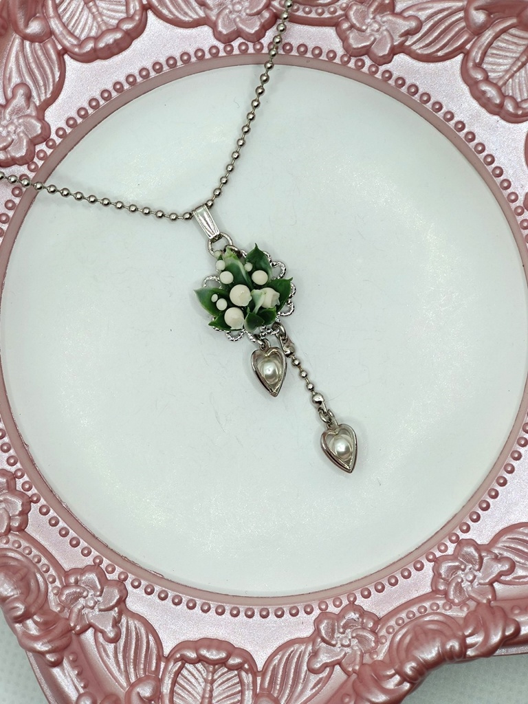 185 スズランのブーケネックレス