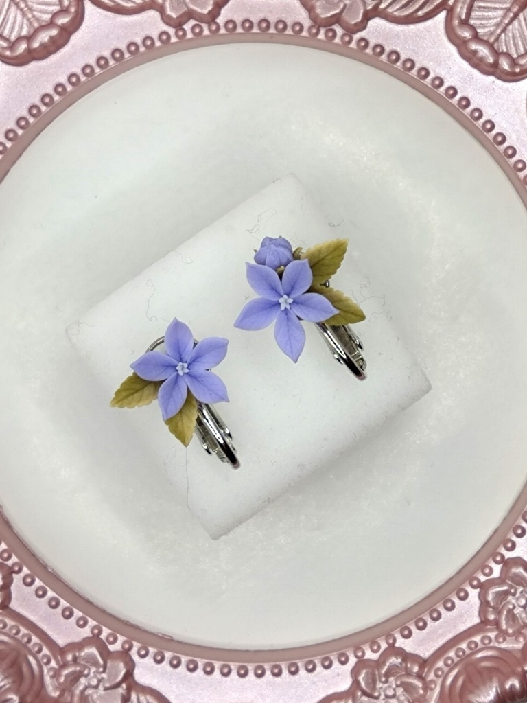 189 桔梗のミニブーケイヤリング