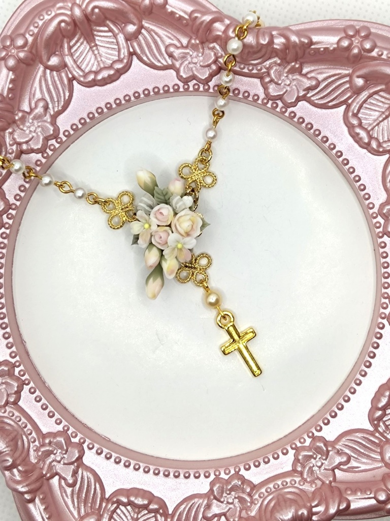 193 バラのクレッセントブーケミニロザリオネックレス
