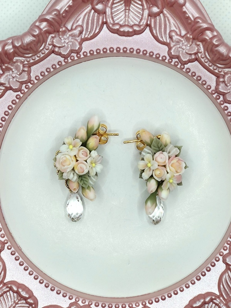 194 バラのクレッセントブーケピアス(サージカルステンレス)パーツ変更可