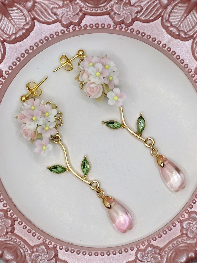 (花びらチャーム)167 桜のキャスケードブーケピアス(サージカルステンレス)パーツ変更可