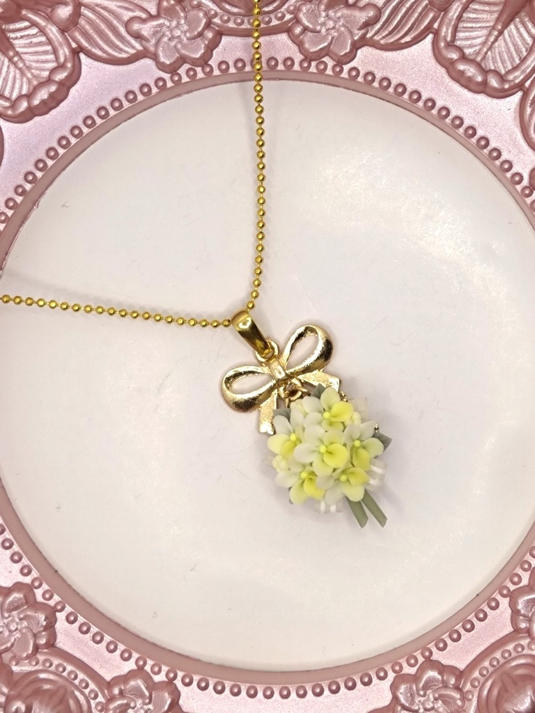 161 黄色のすみれブーケネックレス