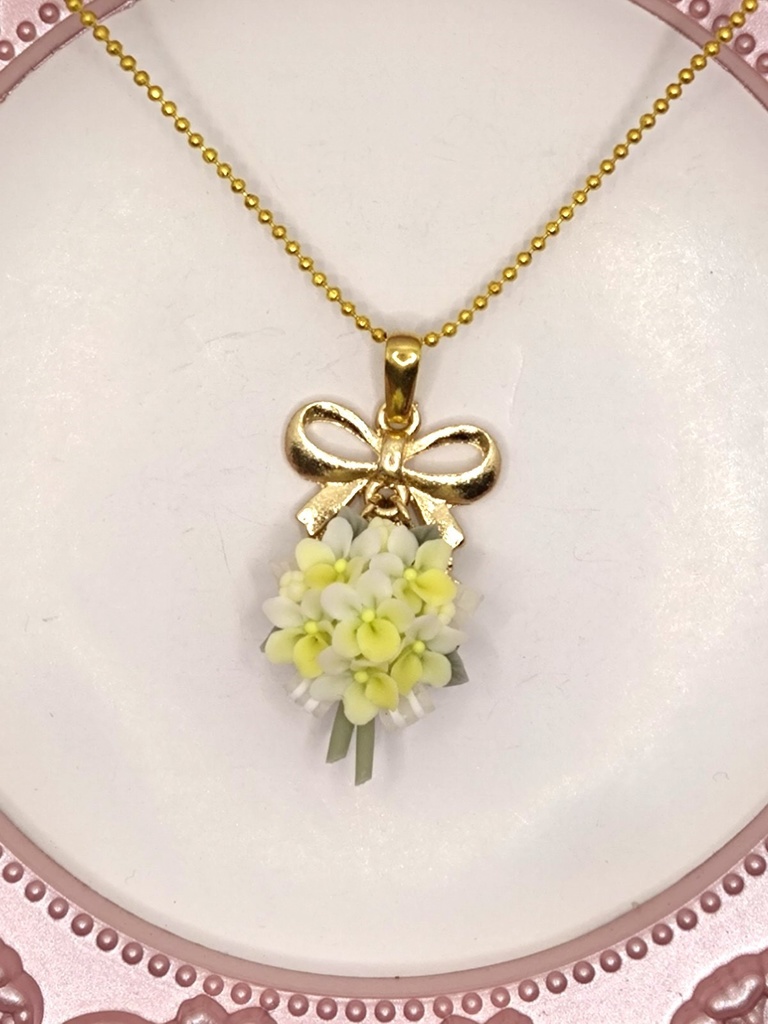 161 黄色のすみれブーケネックレス