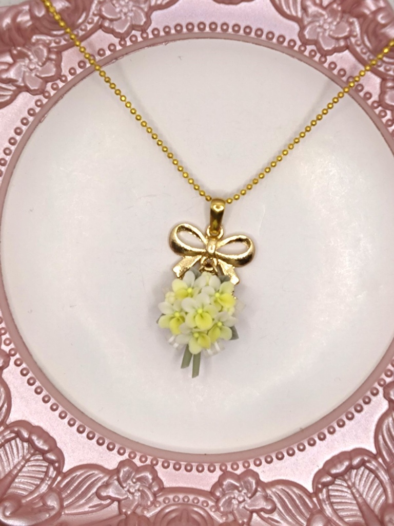 161 黄色のすみれブーケネックレス