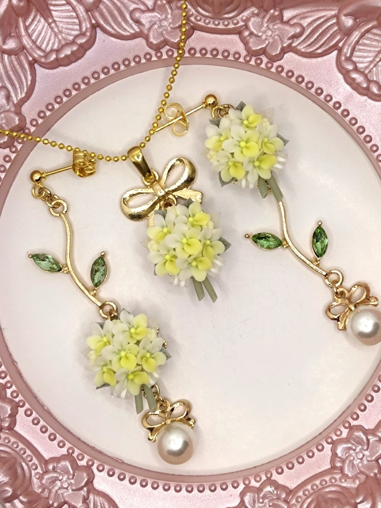 162 黄色のすみれブーケピアス(サージカルステンレス)パーツ変更可