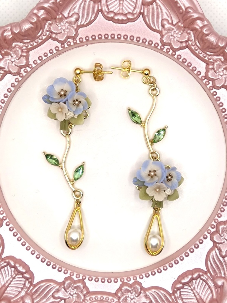 165 ネモフィラのブーケピアス(サージカルステンレス)パーツ変更可