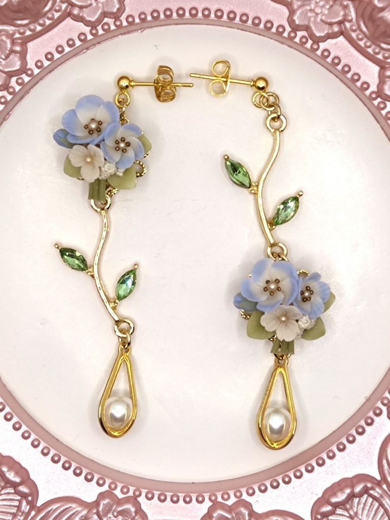 165 ネモフィラのブーケピアス(サージカルステンレス)パーツ変更可