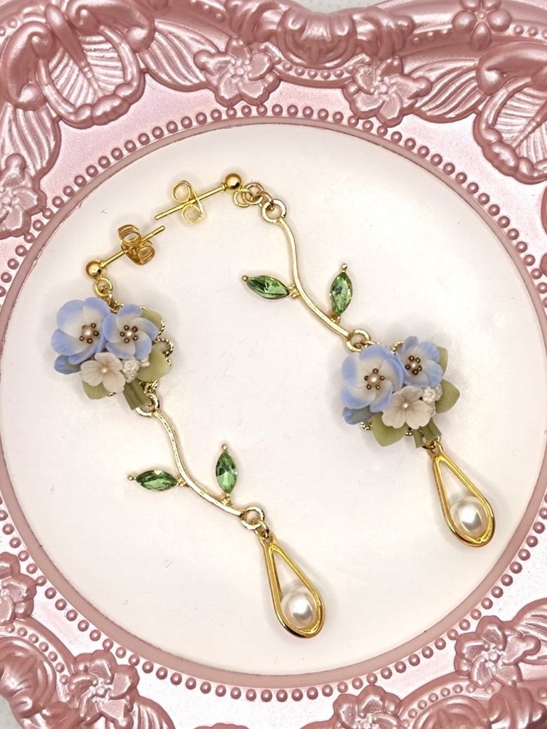 165 ネモフィラのブーケピアス(サージカルステンレス)パーツ変更可