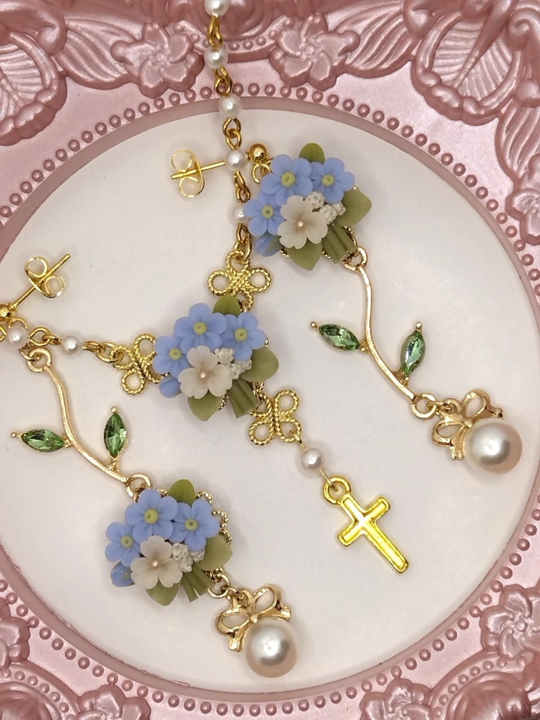 159 勿忘草のブーケミニロザリオネックレス