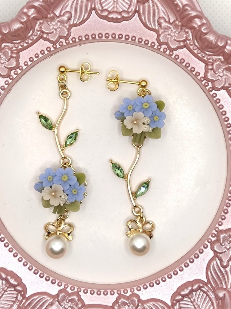 160 勿忘草のブーケピアス(サージカルステンレス)パーツ変更可