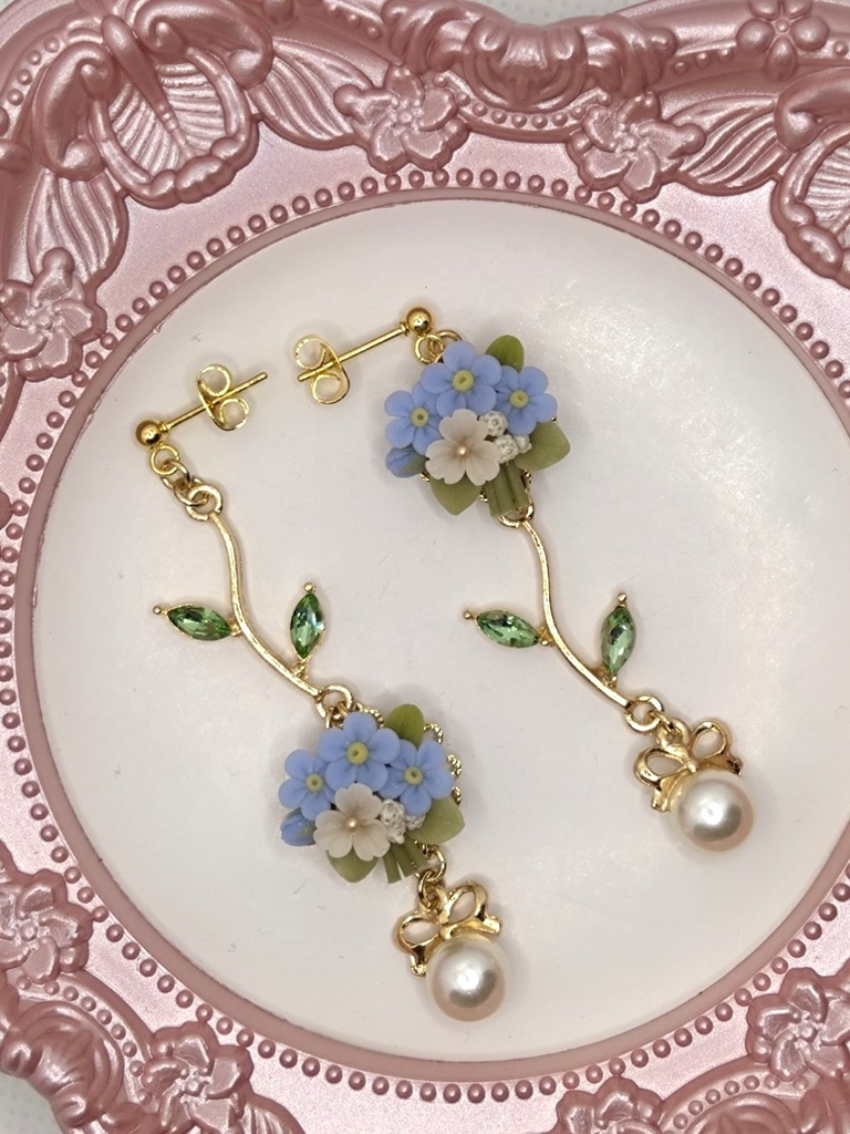 160 勿忘草のブーケピアス(サージカルステンレス)パーツ変更可