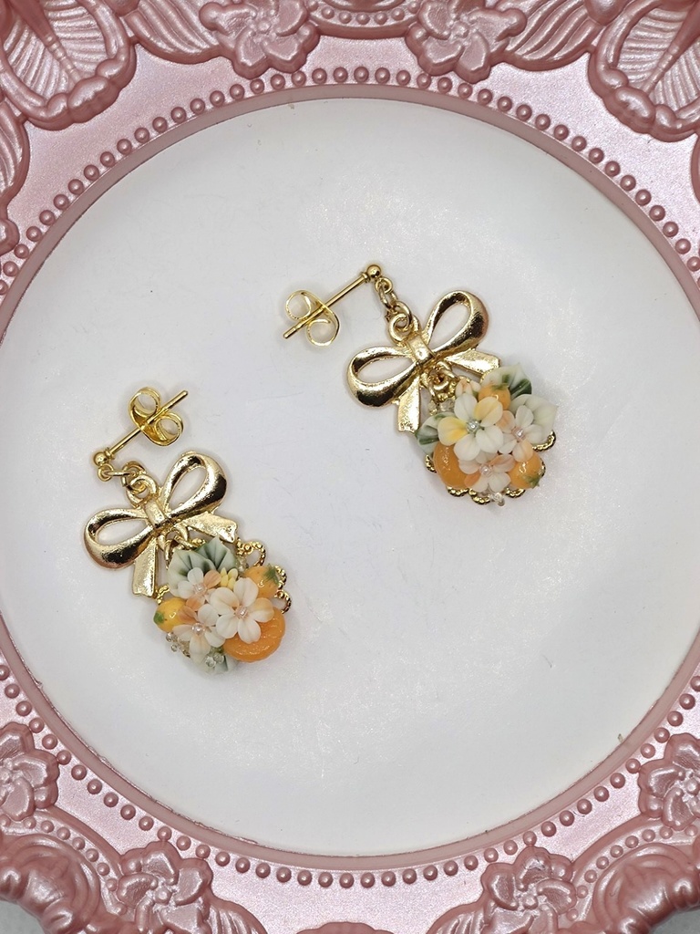 136 みかんのブーケピアス(サージカルステンレス)パーツ変更可