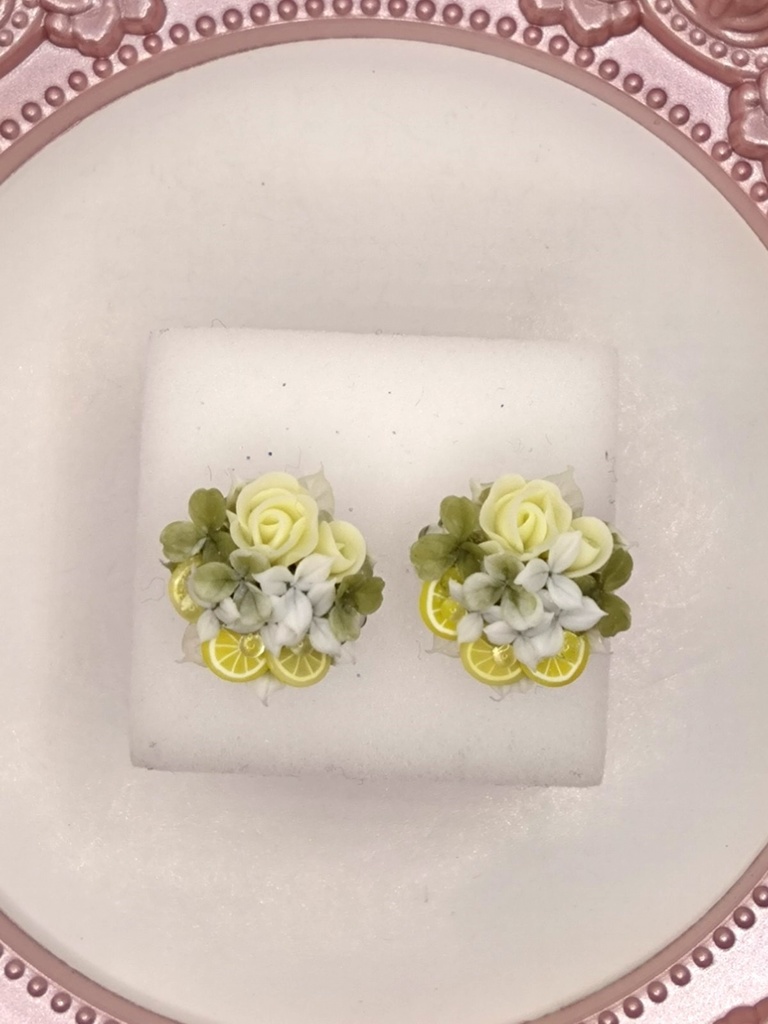 204 レモンのミニブーケピアス(サージカルステンレス)