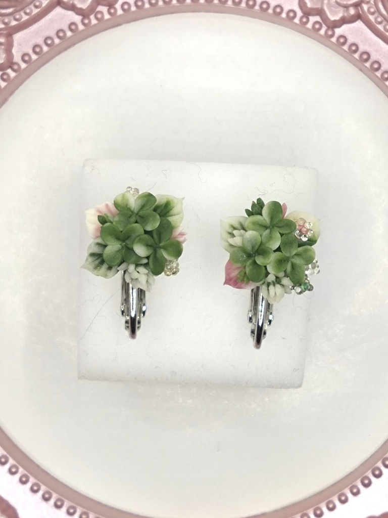222 クローバーのミニブーケイヤリング