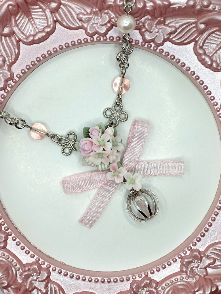 216 花水木のブーケネックレス(かごチャーム)