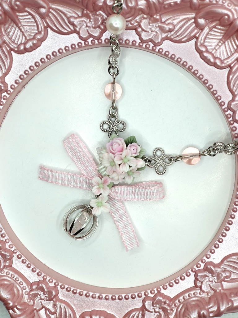 216 花水木のブーケネックレス(かごチャーム)