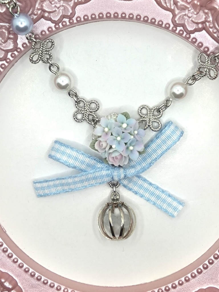 217 紫陽花のブーケネックレス(かごチャーム)