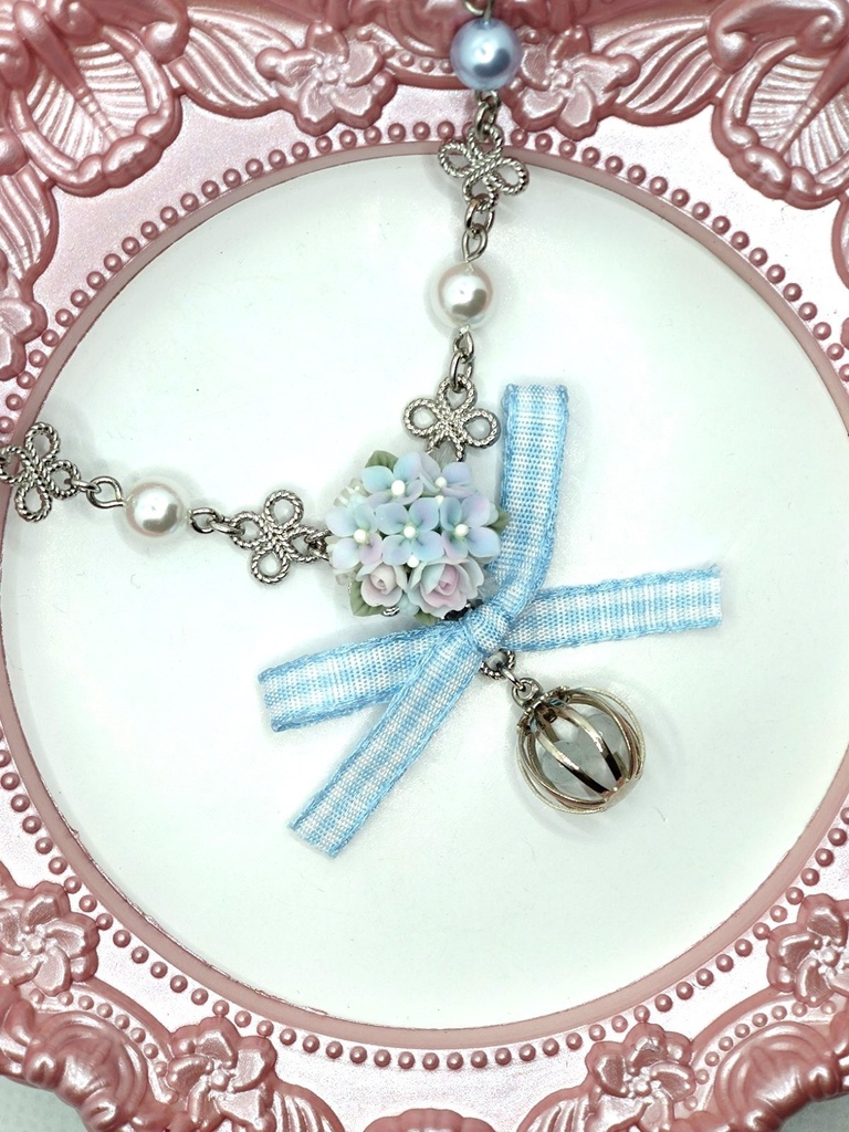 217 紫陽花のブーケネックレス(かごチャーム)