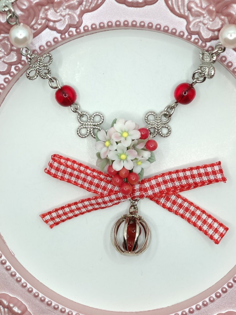 224 さくらんぼのブーケネックレス(かごチャーム)