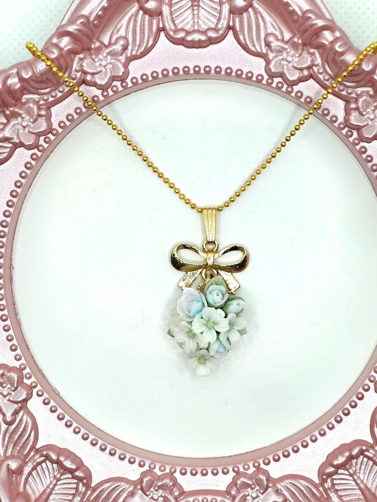 218 花水木のブーケネックレス