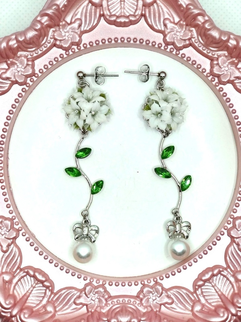 227 白百合のブーケピアス(サージカルステンレス)パーツ変更可