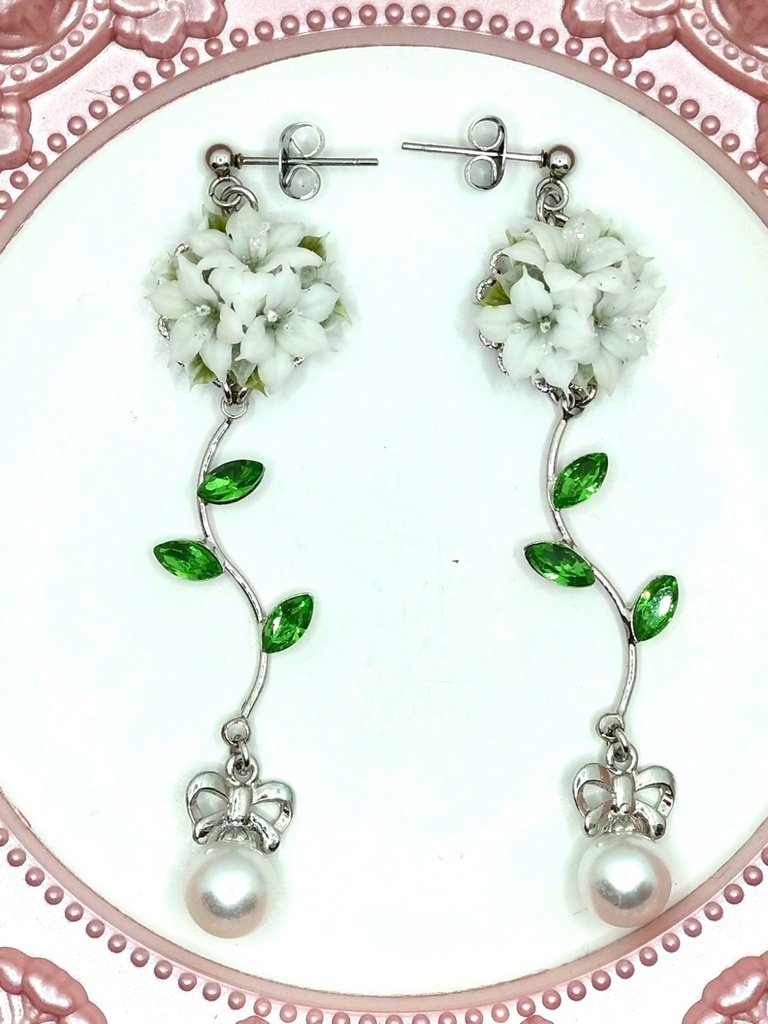 227 白百合のブーケピアス(サージカルステンレス)パーツ変更可