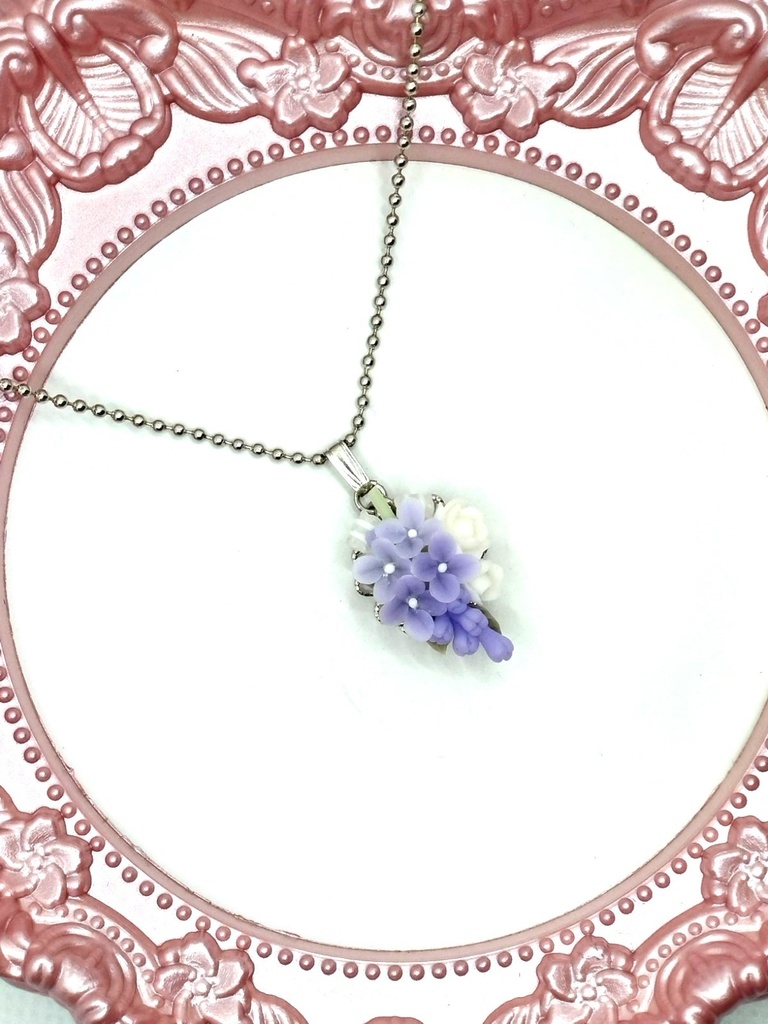245 ライラックのブーケネックレス
