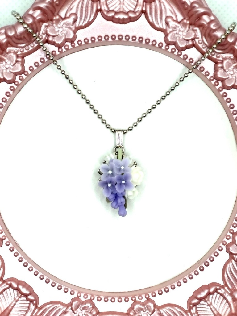 245 ライラックのブーケネックレス