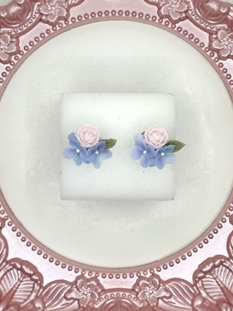 254 紫陽花とバラのミニブーケピアス(サージカルステンレス)