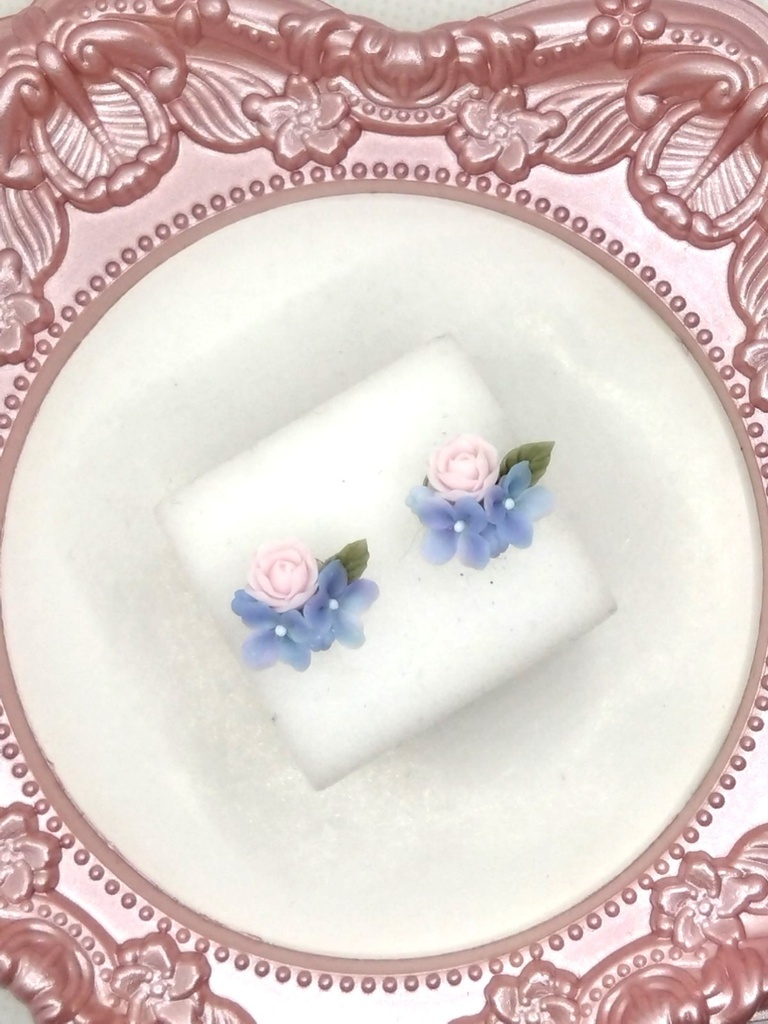 254 紫陽花とバラのミニブーケピアス(サージカルステンレス)