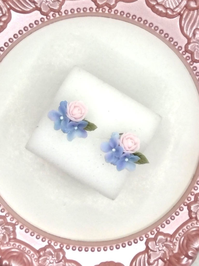 254 紫陽花とバラのミニブーケピアス(サージカルステンレス）
