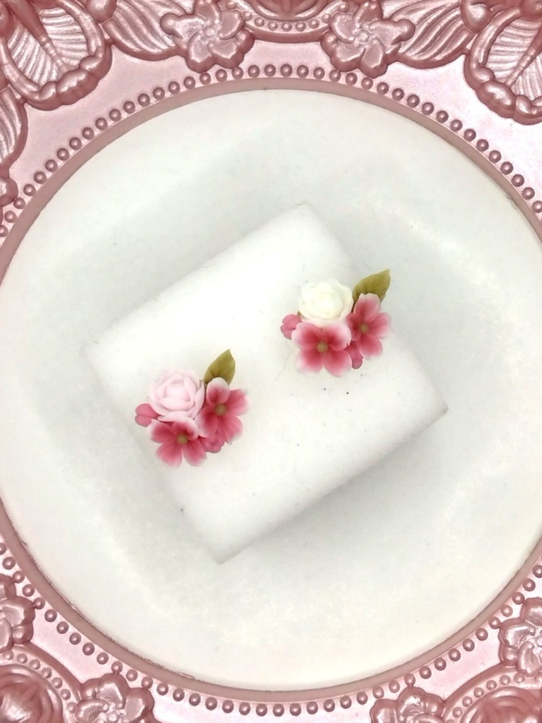 250 花水木とバラのミニブーケピアス(サージカルステンレス)