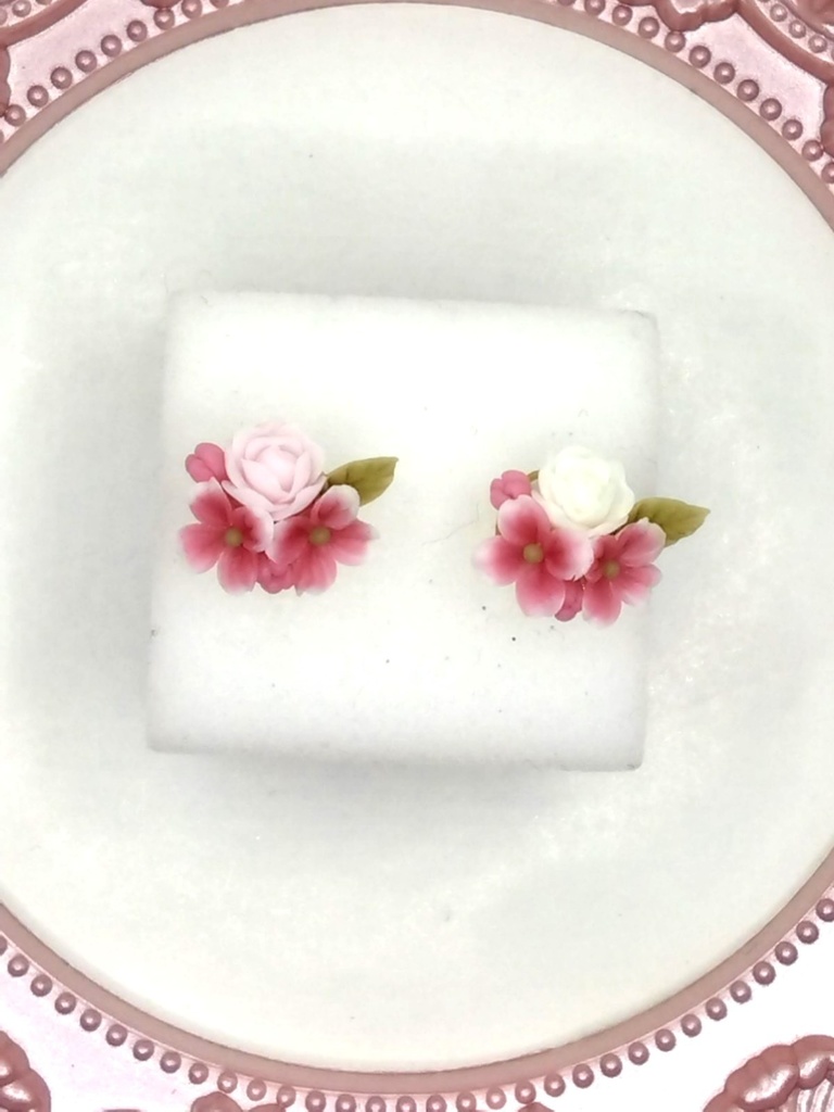 250 花水木とバラのミニブーケピアス(サージカルステンレス)