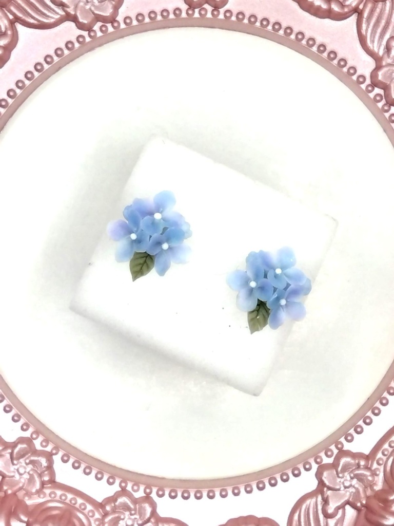 257 紫陽花のミニブーケピアス(サージカルステンレス)