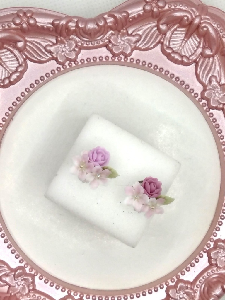 248 バラとデルフィニウムのミニブーケピアス（サージカルステンレス）