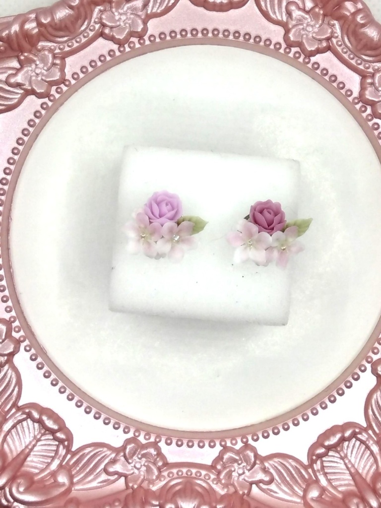 248 バラとデルフィニウムのミニブーケピアス(サージカルステンレス)