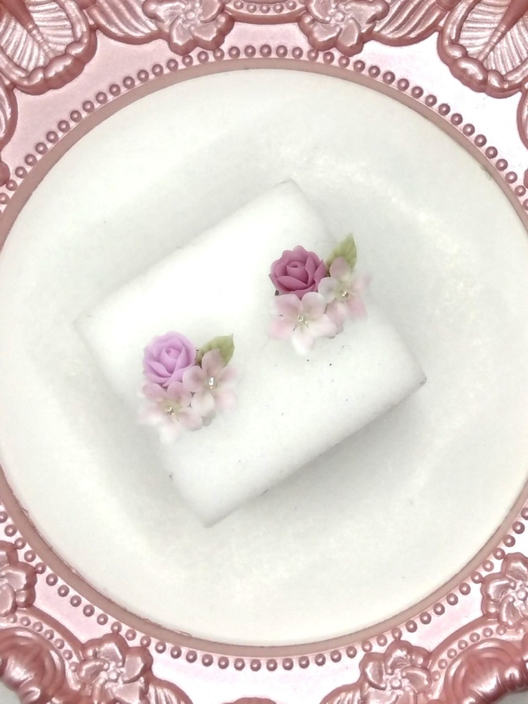 248 バラとデルフィニウムのミニブーケピアス(サージカルステンレス)