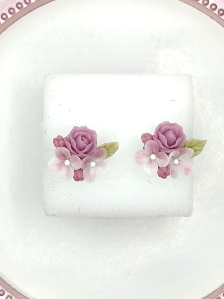 258 バラとライラックのミニブーケピアス(サージカルステンレス)