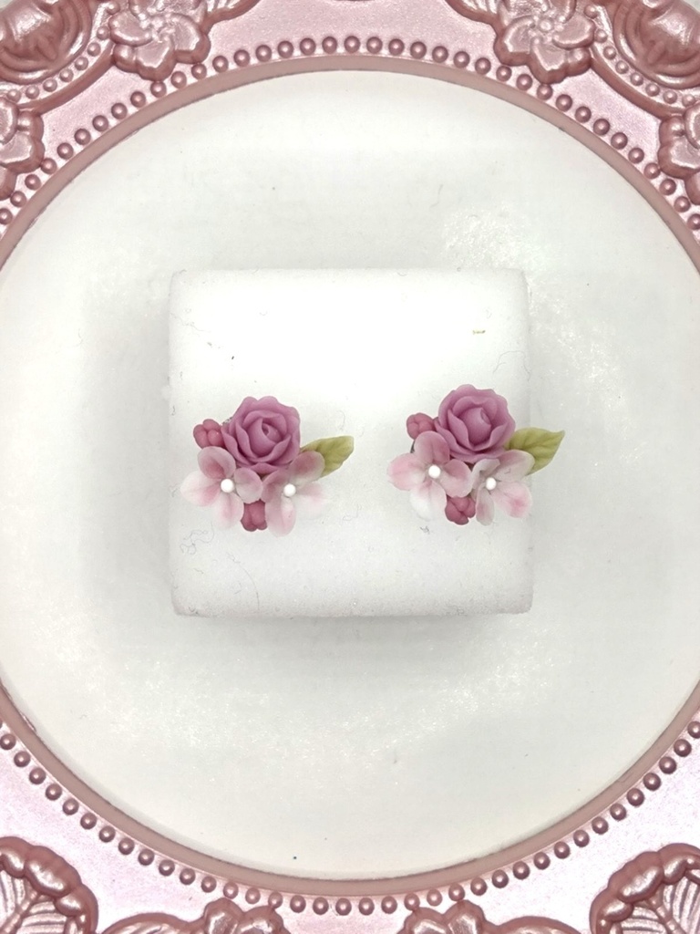 258 バラとライラックのミニブーケピアス(サージカルステンレス)