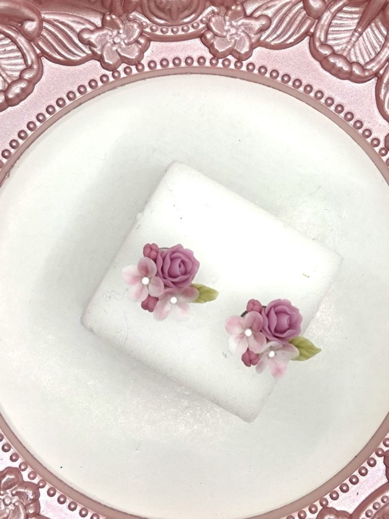 258 バラとライラックのミニブーケピアス(サージカルステンレス)