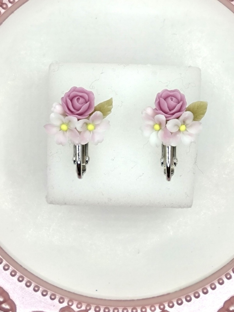 261 桜とバラのミニブーケイヤリング