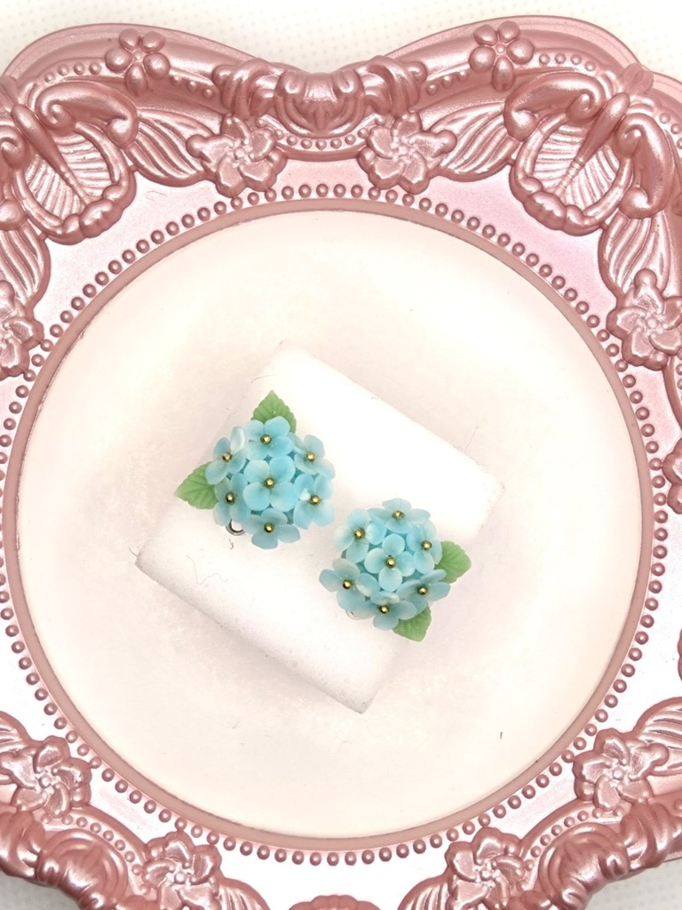 209 水色の紫陽花ブーケピアス(サージカルステンレス)チャーム着脱可