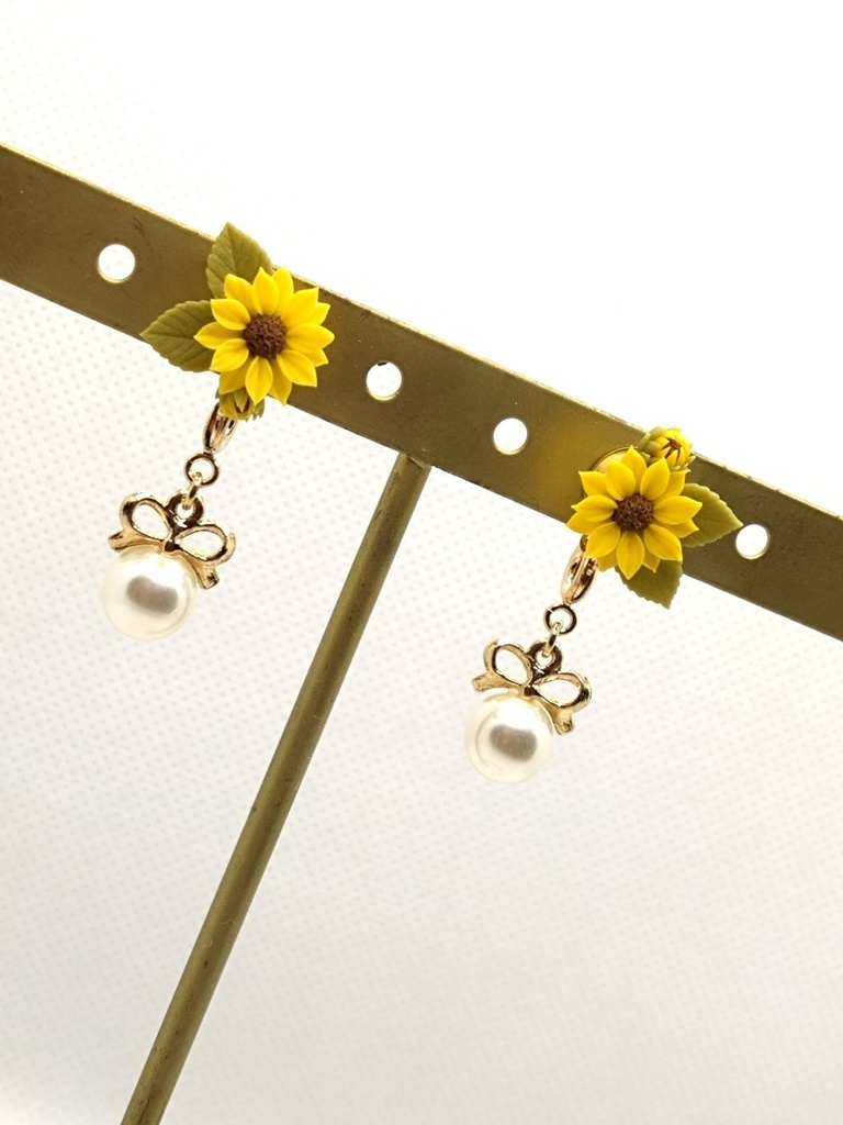 208 ひまわりのミニブーケピアス(サージカルステンレス)チャーム着脱可