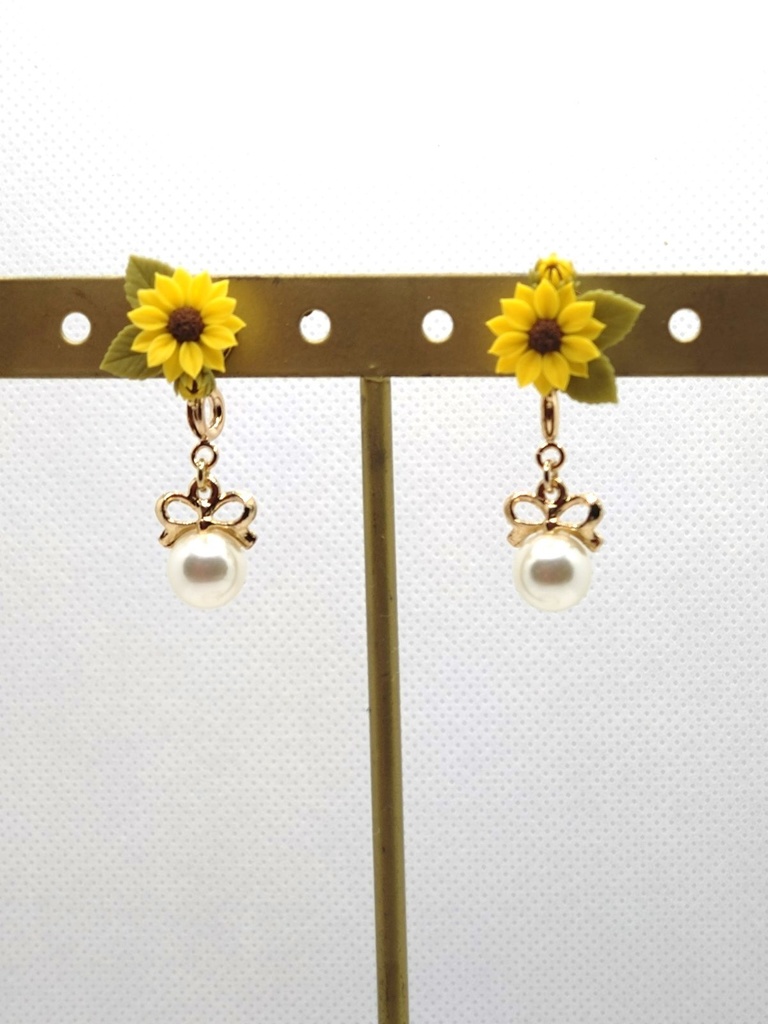 208 ひまわりのミニブーケピアス(サージカルステンレス)チャーム着脱可