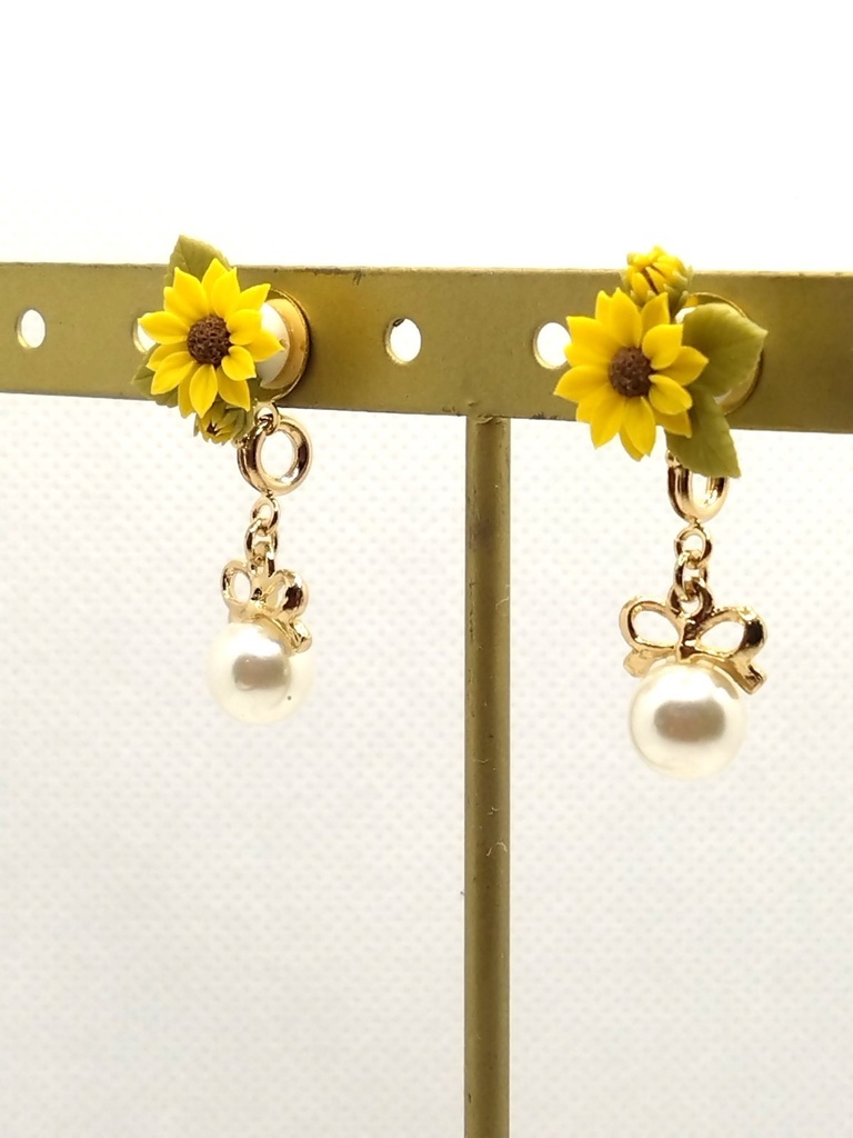 208 ひまわりのミニブーケピアス(サージカルステンレス)チャーム着脱可