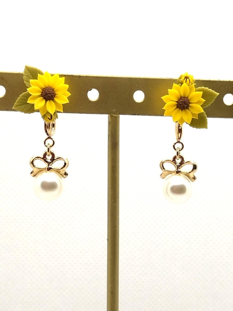 208 ひまわりのミニブーケピアス(サージカルステンレス)チャーム着脱可