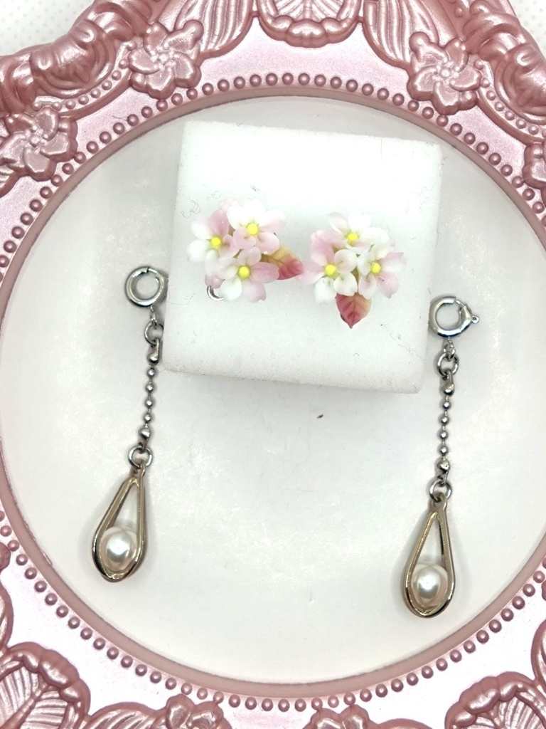 236 桜のミニブーケピアス(サージカルステンレス)チャーム着脱可 雫チャーム