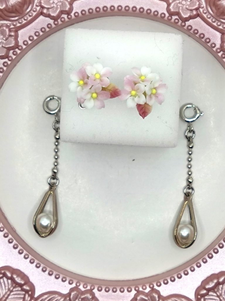 236 桜のミニブーケピアス(サージカルステンレス)チャーム着脱可 雫チャーム