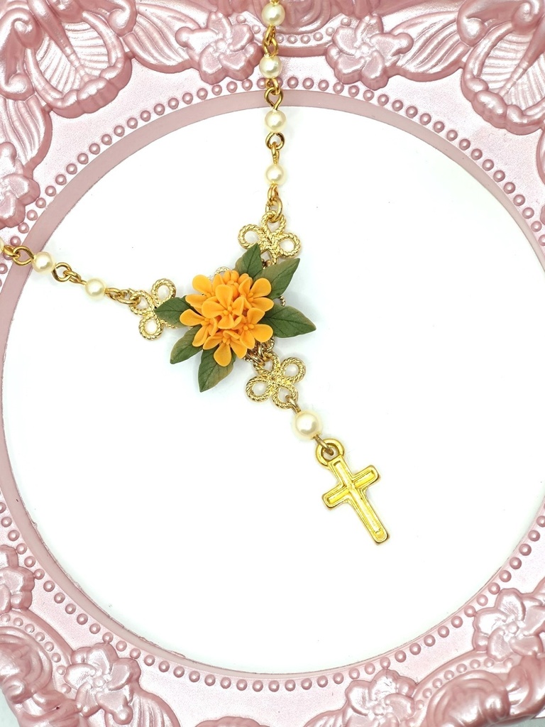 264 金木犀ブーケのミニロザリオネックレス
