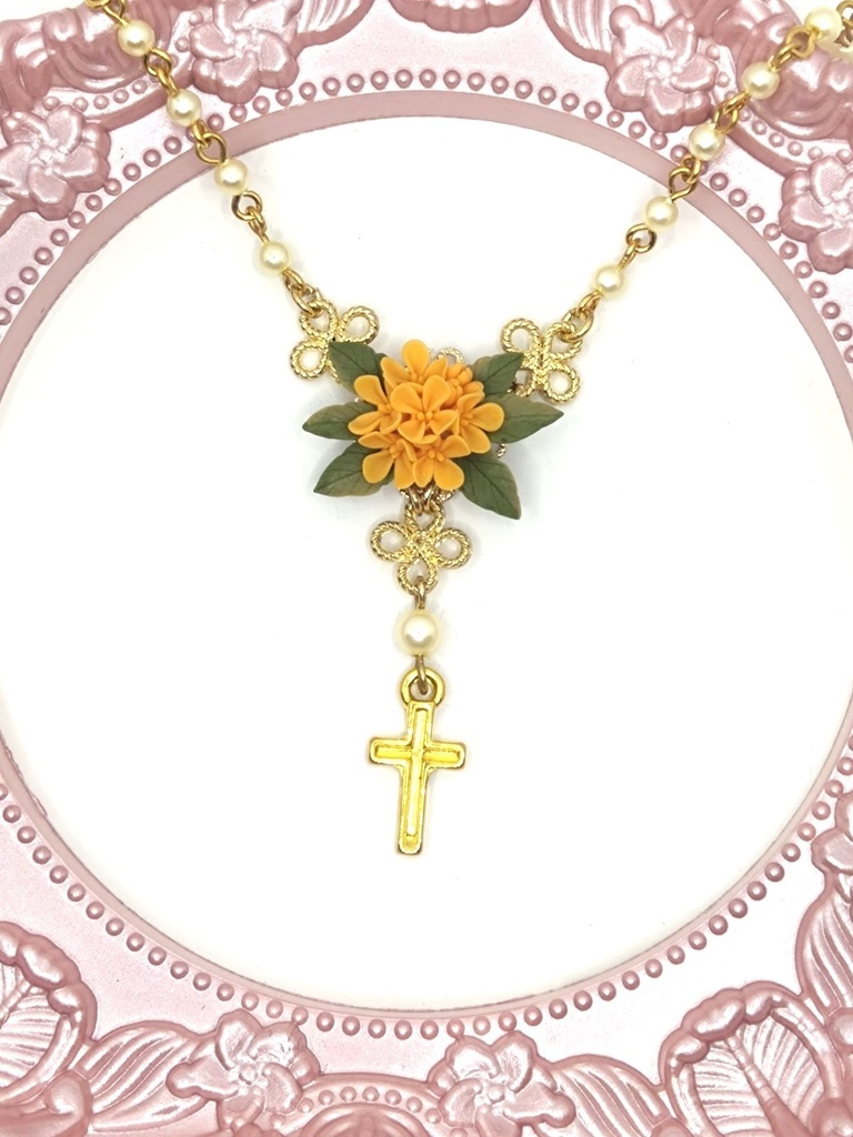 264 金木犀ブーケのミニロザリオネックレス